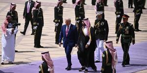 ولي العهد السعودي يستقبل الرئيس الأميركي في الرياض - لايف نيوز