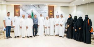 رئيس بلدية القطيف يبحث سبل تطوير الحرف اليدوية واستدامتها مع الحرفيين - لايف نيوز