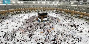 رفع كسوة الكعبة المشرفة استعدادًا لموسم حج (1446هـ) - لايف نيوز