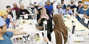 نجاح عملية فصل التوأم الملتصق الإريتري أسماء وسمية بعد عملية جراحية دقيقة استغرقت 15 ساعة ونصفًا - لايف نيوز