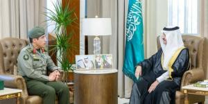 أمير الشرقية يستقبل مدير عام الجوازات - لايف نيوز