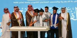 محافظ العلا يرعى تخريج طلاب الكلية التقنية والمعهد الصناعي - لايف نيوز