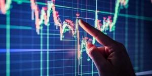 مؤشر سوق الأسهم السعودية يغلق مرتفعًا عند مستوى 11004 نقاط - لايف نيوز