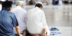 حكم اجتماع صلاتا العيد والجمعة .. الإفتاء تجيب - لايف نيوز