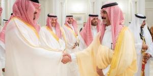 أمير منطقة المدينة المنورة يستقبل المهنئين بعيد الأضحى - لايف نيوز