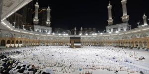 ضيوف الرحمن يؤدون طواف الإفاضة بأجواء إيمانية - لايف نيوز