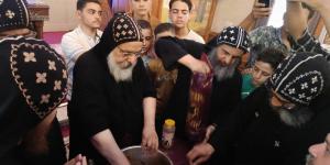تطييب رفات وتدشين أيقونات في احتفالات دير الشايب بعيد استشهاد الأنبا موسى القوي - لايف نيوز
