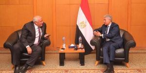 وزير السياحة والآثار يلتقي محافظ الوادي الجديد لتنشيط الحركة السياحية بالمحافظة - لايف نيوز