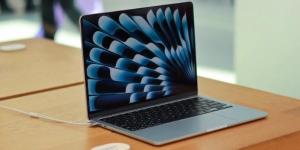 آبل تستعد لإطلاق MacBook منخفض التكلفة بمعالج آيفون - لايف نيوز