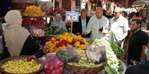 سكرتير محافظ بني سويف يتفقد انتظام عقد أسواق اليوم الواحد لتوفير السلع - لايف نيوز