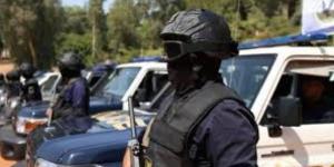 القبض على 4 أشخاص نصبوا على مواطنين بأسلوب انتحال الصفة - لايف نيوز