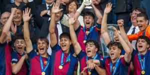 برشلونة يعلن تجديد عقد حارسه فويتشيك تشيزني موسمين - لايف نيوز