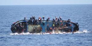 ليبيا تعلن اعتراض قارب على متنه 113 مهاجرا وانتشال 3 جثث - لايف نيوز