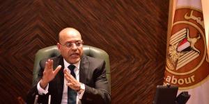 وزير العمل: معدل البطالة في مصر انخفض لـ 6.3 % - لايف نيوز