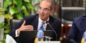 وزير الاتصالات: عمل على استعادة الخدمات المصرفية حول منطقة رمسيس - لايف نيوز