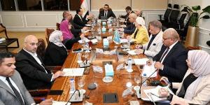 وزير الإسكان يتابع موقف مبادرتي "بيتك في مصر" و"بيت الوطن" للمصريين بالخارج - لايف نيوز