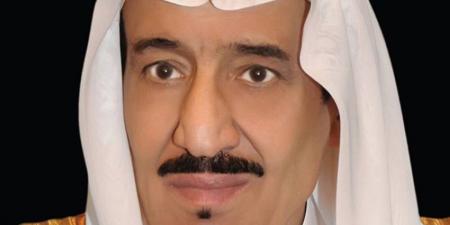 خادم الحرمين الشريفين يوجه باستضافة 1300 حاج وحاجة من 100 دولة لأداء مناسك الحج - لايف نيوز