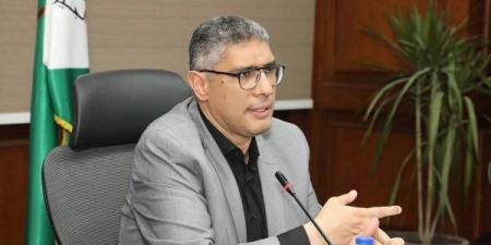 محافظ الجيزة يوجّه بسرعة صرف التعويضات لأسر ضحايا سقوط مدخنة مصنع الطوب بالصف - لايف نيوز