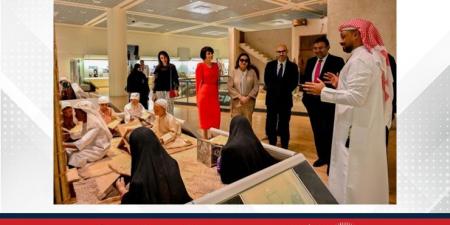 على هامش زيارته الرسمية لمملكة البحرين .. الأمين العام للمحكمة الدائمة للتحكيم يزور متحف البحرين الوطني - لايف نيوز
