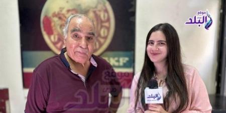 سيد صادق يكشف لصدى البلد ذكريات من عمله مع الزعيم عادل إمام |فيديو - لايف نيوز