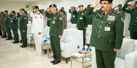 تحت رعاية وزير الداخلية.. مدير السجون يشهد حفل تخريج دورة الفرد الأساسي بالمنطقة الشرقية - لايف نيوز