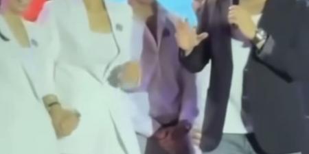 كنت مسافر غصب عني.. تامر حسني يوضح سبب غيابه عن زفاف ليلى زاهر - لايف نيوز
