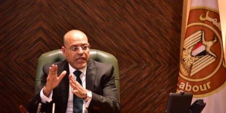 وزير العمل: معدل البطالة في مصر انخفض لـ 6.3 % - لايف نيوز