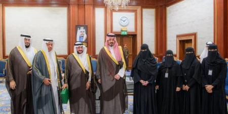 أمير المدينة يشيد بجهود تطوير القطاع التعليمي - لايف نيوز