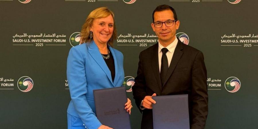 توقيع عقدين لتطوير المدارج ومواقف الطائرات وأبراج المراقبة بمطار الملك سلمان الدولي - لايف نيوز