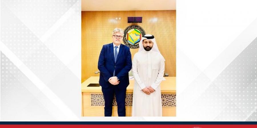 رئيس قطاع الشؤون القانونية والقائم بأعمال رئيس قطاع شؤون مجلس التعاون بوزارة الخارجية يجتمع مع نائب مدير عام المديرية العامة للشرق الأوسط وشمال أفريقيا والخليج لدى المفوضية الأوروبية - لايف نيوز