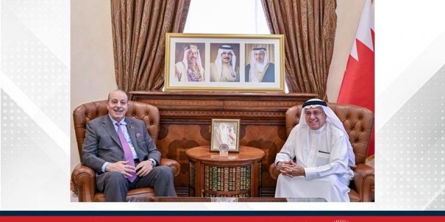 مستشار جلالة الملك لشؤون الإعلام يستقبل السفير الفلسطيني بمناسبة انتهاء فترة عمله - لايف نيوز