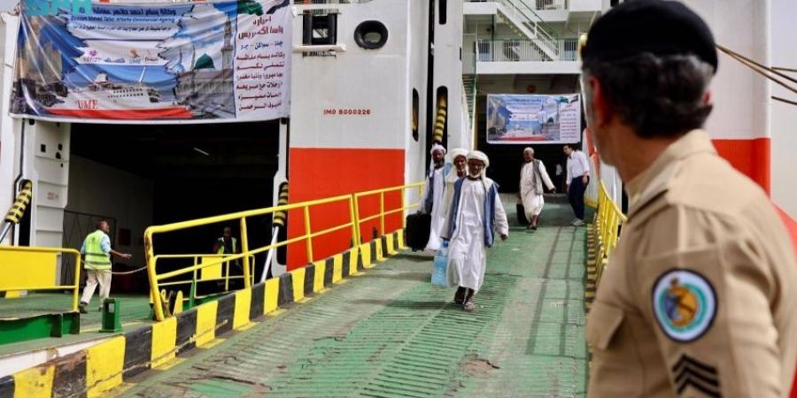 حرس الحدود يواصل جهوده في استقبال الحجاج القادمين من السودان عبر ميناء جدة الإسلامي - لايف نيوز