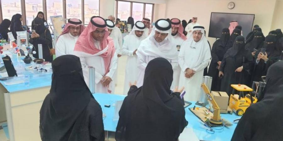 طالبات ثانوية بالأحساء يقدمن 15 مشروعا علميا ابتكاريا خلاّقا - لايف نيوز
