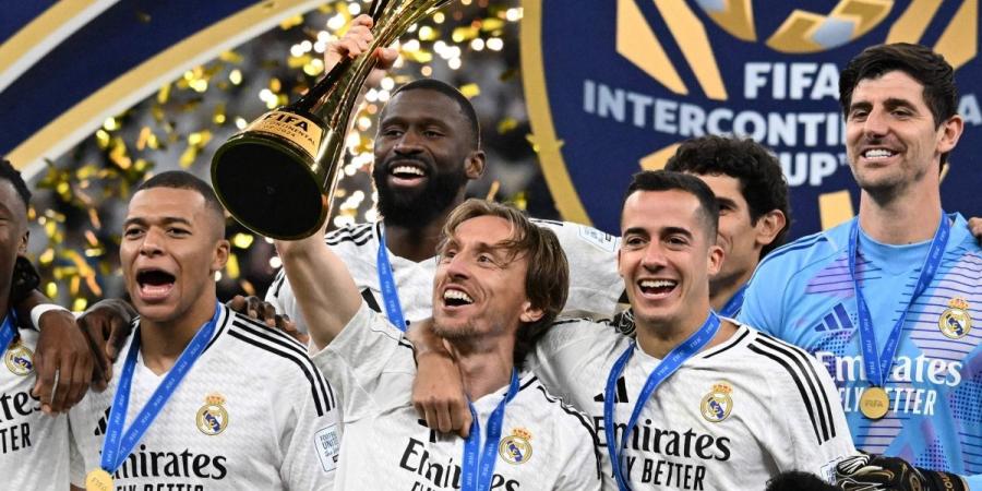 مودريتش يودّع ريال مدريد بعد رحلة حافلة بالألقاب - لايف نيوز