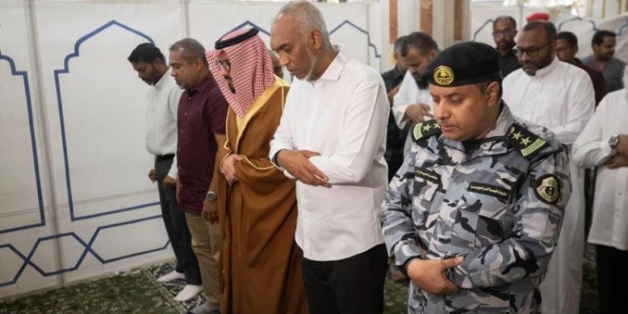 رئيس المالديف يزور المسجد النبوي - لايف نيوز