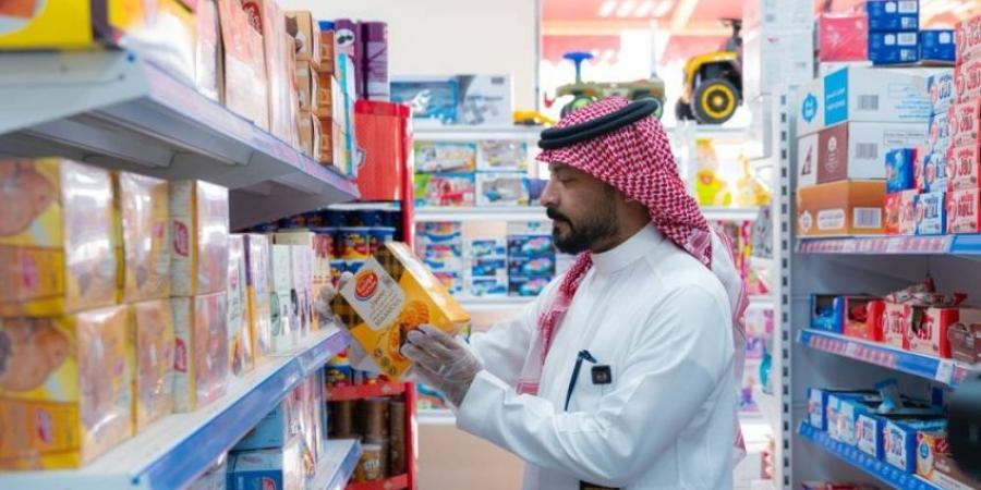 حفر الباطن تُكثّف أعمال الرقابة والتنظيف لاستقبال الحجاج من منفذ الرقعي الحدودي - لايف نيوز