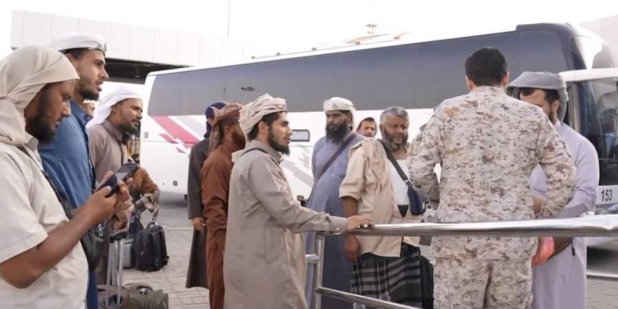 ذوي الشهداء والمصابين من القوات المسلحة اليمنية يصلون إلى المشاعر المقدسة  - لايف نيوز