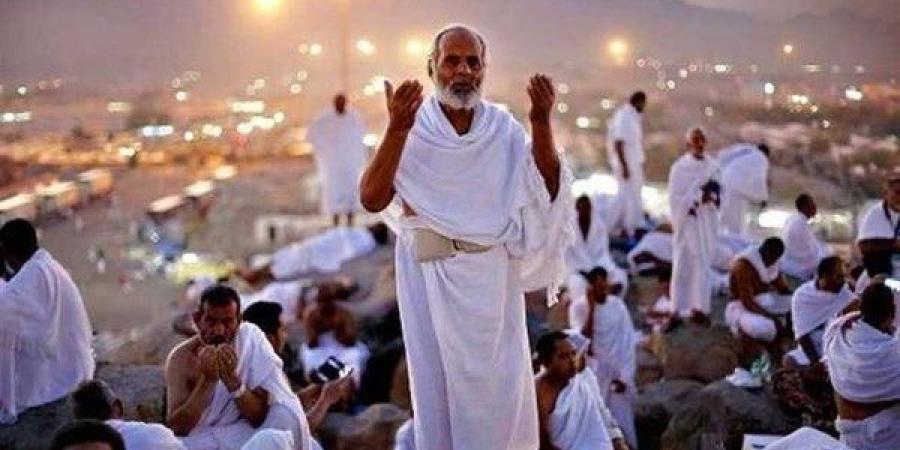 هل يجوز الدعاء على الأشخاص خلال الوقوف بعرفة؟ تفاصيل - لايف نيوز