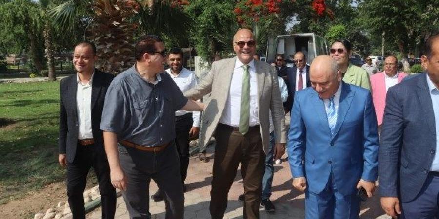 محافظ القليوبية يتفقد حديقة عفله بالقناطر الخيرية - لايف نيوز