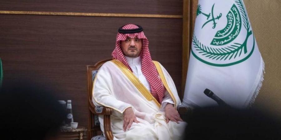 عبدالعزيز بن سعود يشيد بدور الإدارة العامة للتوجيه والإرشاد بوزارة الداخلية - لايف نيوز