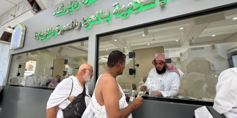 الشؤون الإسلامية تودع حجاج البحرين بهدية خادم الحرمين - لايف نيوز