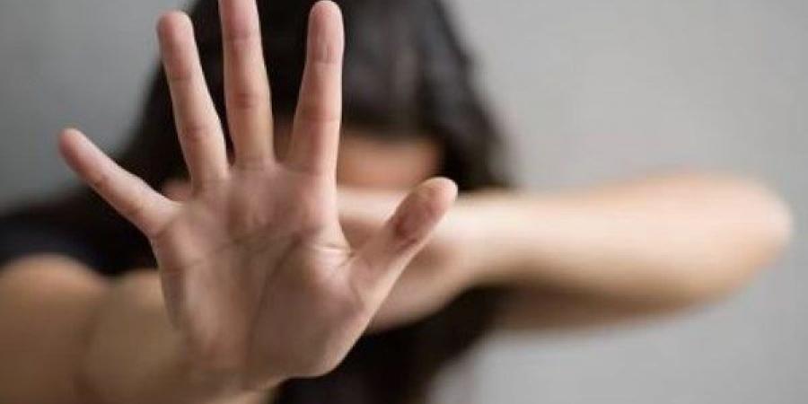 سقوط المتهم بالتحرش بفتاة في شارع بالدقي - لايف نيوز