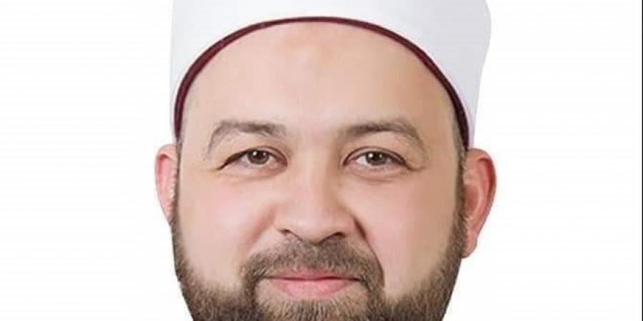 بعد قرار وزير الأوقاف بندبه.. يسري عزام إمامًا لمسجد النصر بأسوان - لايف نيوز