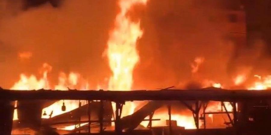 دون خسائر بشرية .. اندلاع حريق في 3 منازل بقرية أبومناع بقنا - لايف نيوز
