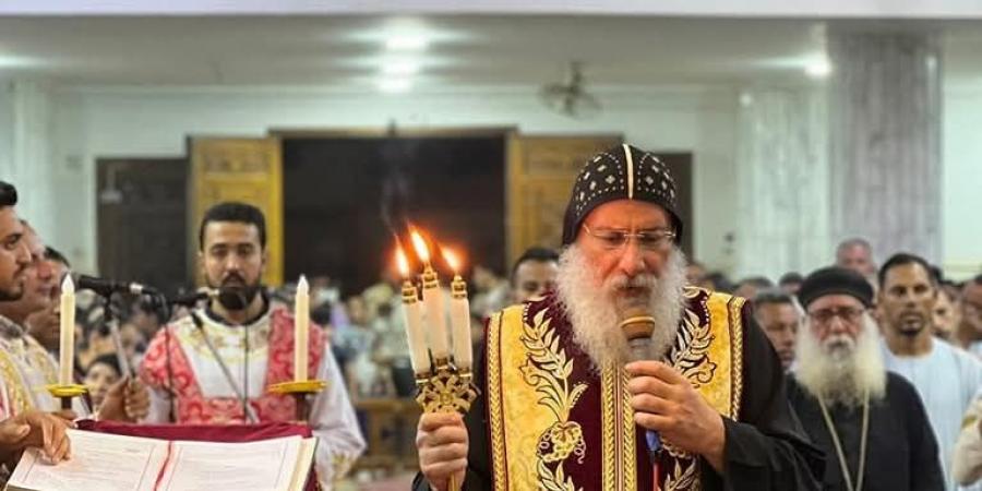 احتفالات عيد أباهور البهجوري في كنيسته بسوادة.. صور - لايف نيوز