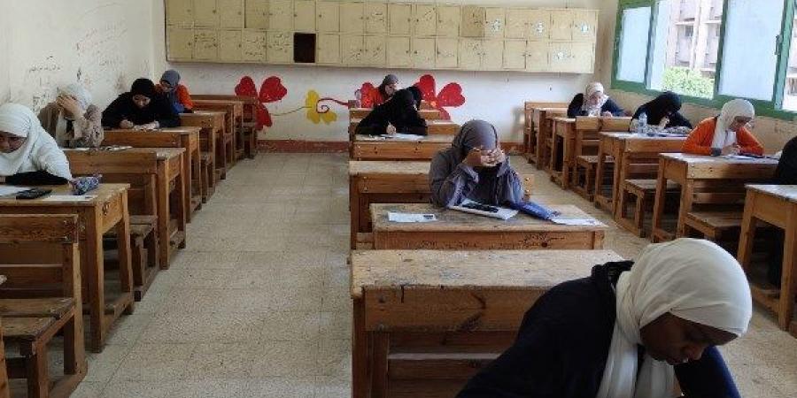 غدا السبت .. استئناف امتحانات الثانوية الأزهرية علمي بمادة الفيزياء - لايف نيوز