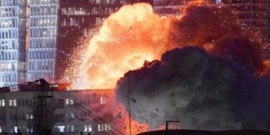 الدفاعات الجوية الإيرانية تتصدى لهجمات إسرائيلية فجر اليوم بمطار مهر آباد - لايف نيوز