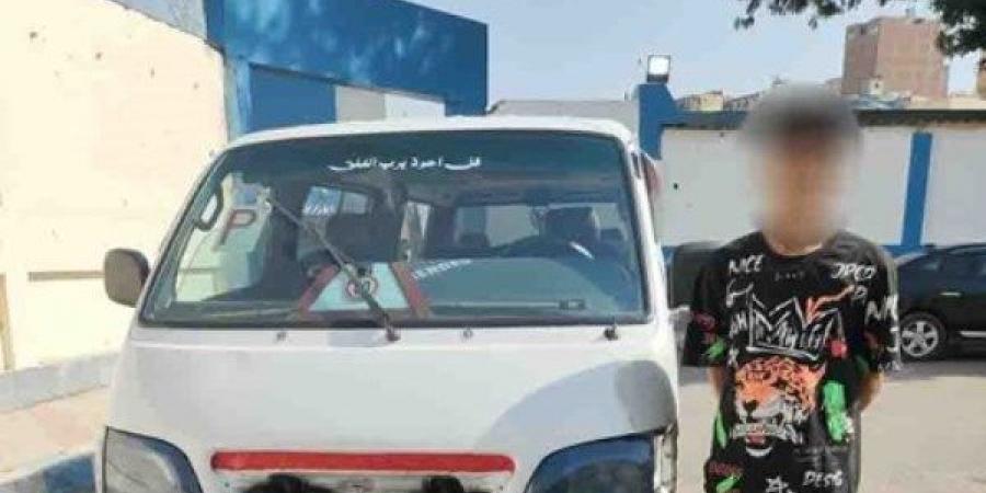 استعرض بسيارته في المقطم.. سائق ميكروباص يواجه هذه العقوبة بالقانون - لايف نيوز