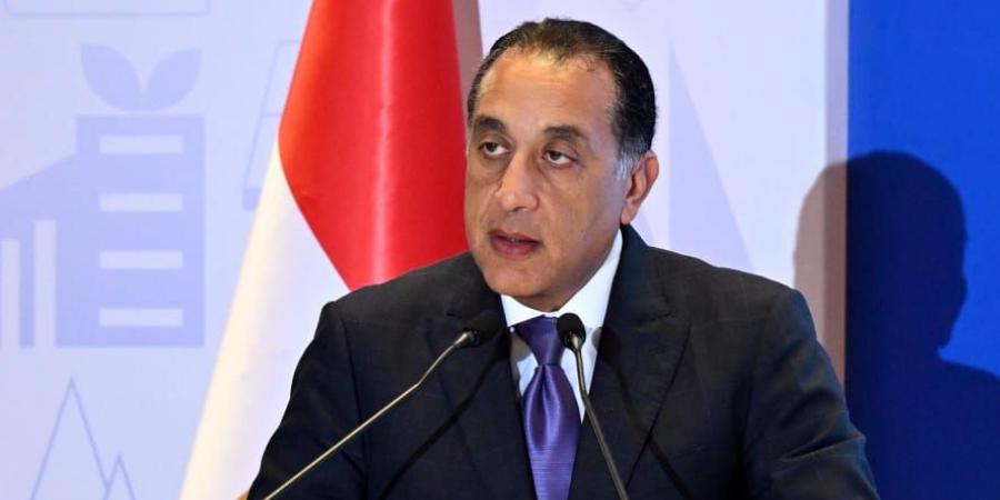 إحداها بـ 600 مليون دولار..رئيس الوزراء يشهد توقيع اتفاقيات لدعم وتعزيز القطاع الخاص - لايف نيوز