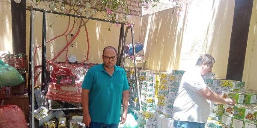 تموين بني سويف يضبط مصنعًا غير مرخص لإنتاج مشروبات سكرية - لايف نيوز